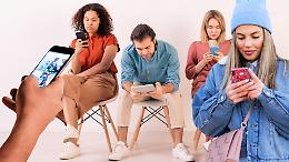 Passare il tempo sui social aumenta la noia? I dati lo confermano