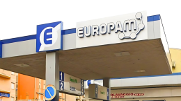 Benzina non consegnata, distributori chiusi. Allarme in Piemonte: «A rischio centinaia di posti di lavoro»