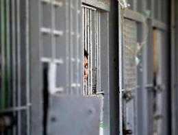 Disordini in carcere, un agente ferito