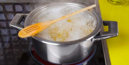 Il trucco virale per fermare il trabocco della pasta: funziona davvero?