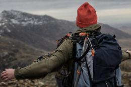 Come vestirsi alla moda per fare trekking: l'equilibrio perfetto tra stile e funzionalità