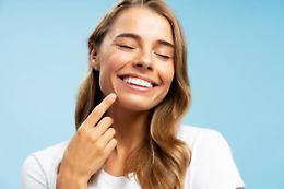 Sbiancamento dentale: mito o realtà? Due esperte svelano i segreti di un sorriso smagliante