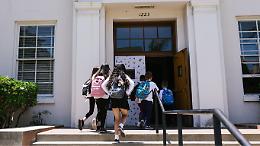 Siringhe ritrovate davanti ad una scuola, degrado e abbandono, simbolo di questa città?