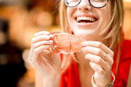 Fornitore di alibi, annusatore di prosciutto e dormitori professionisti. Ecco i lavori più strambi del 2025