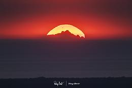 Quando il sole bacia il Monviso: uno scatto da 296 chilometri: l'ultimo scatto di Valerio Minato