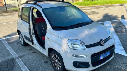 Un'altra Fiat Panda nel mirino dei ladri: rubata la portiera all'auto parcheggiata in strada