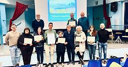 Fioriture urbane: Avigliana celebra la bellezza sostenibile con il concorso "Angoli e balconi fioriti" 2024