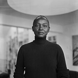 Biennale Arte 2026: scomparsa la curatrice Koyo Kouoh