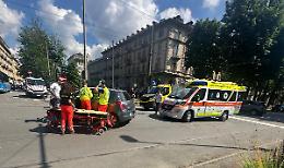 Incidente frontale in centro a Torino, ferita una donna