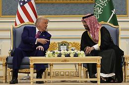 Trump sigla maxi-intesa con l’Arabia Saudita: 142 miliardi in armi