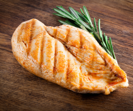 Mangiare pollo può aumentare il rischio di cancro? La verità dietro il recente studio