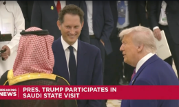 John Elkann d'Arabia. Ecco perché era con Trump