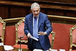 Urso difende la diplomazia sui dazi USA: "Reagire di pancia sarebbe stato un errore"