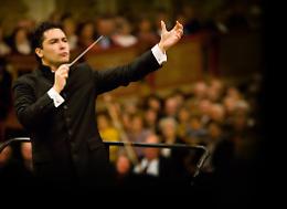 La Belle Époque rivive a Torino: Orozco-Estrada e l'Orchestra Rai incantano con Stravinskij e Ravel