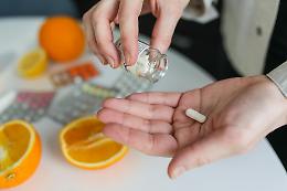 Il farmaco per la cura dei capelli sotto esame: l’effetto collaterale dei pensieri suicidari