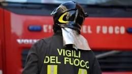 Terrore nella notte a Torino, prende fuoco la comunità per il recupero delle dipendenze, una persona è rimasta ustionata