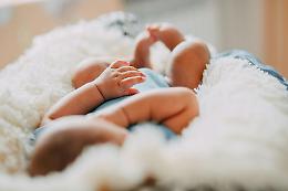 Bambina di 14 mesi scomparsa da un anno: ritrovata dalla polizia, è positiva alla cocaina