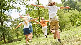 “Festa delle Famiglie” a Novara: yoga, laboratori, picnic e un torneo che fa squadra con la comunità