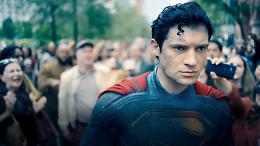 Non un dio, ma un uomo: così James Gunn reinventa Superman onorando Christopher Reeve