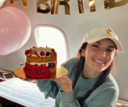 Elettra Lamborghini festeggia 31 anni sorvolando Las Vegas in jet privato con Afrojack 