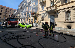 Incendio in borgo San Paolo: cinque feriti in ospedale
