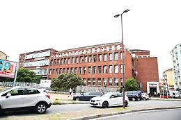 Coltellate davanti a scuola, due ragazzi in ospedale 