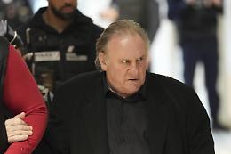 Gérard Depardieu sarà processato in Italia per l’aggressione al paparazzo Rino Barillari