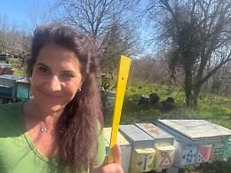 ApinRosa 2025: l’apicoltrice di Ivrea Deborah Caserio premiata a Roma