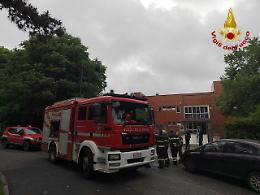 Paura all'asilo nido, arrivano i vigili del fuoco: evacuati i bimbi