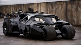 Il mito di Batman diventa realtà: Warner Bros. mette in vendita la Bat-Mobile, ecco il prezzo