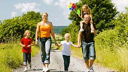“A piccoli passi”: passeggiata gratuita per famiglie a Chieri tra natura e sapori autentici