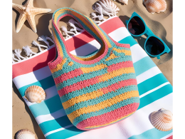 Crochet-mania: le borse all’uncinetto sono l’accessorio cult dell’estate 2025