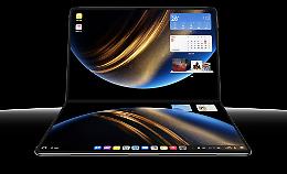 Huawei MateBook Fold Ultimate, il notebook pieghevole sottile che va già a ruba