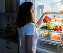 Fame notturna: quando lo spuntino diventa disturbo. Scopri la Night Eating Syndrome e come fermarla