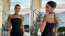 Elodie incanta a Cannes 2025: il red carpet d’esordio da attrice e il look retrò perfetto