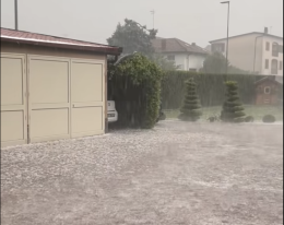 Grandine come noci devasta Strambino e l’Eporediese
