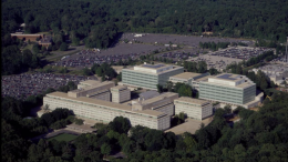  Spari davanti alla sede della CIA: ferita una donna, è stata attivata la procedura d’emergenza