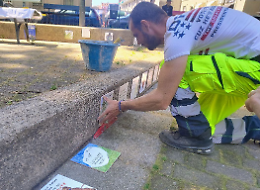 Settanta piastrelle della legalità nel giardino Impastato: l'iniziativa di bimbi delle scuole e volontari
