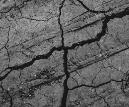 Terrore nella notte a Sumatra: scossa di terremoto di magnitudo 6.3, la terra trema in Indonesia