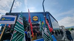 Oggi sciopero nazionale dei lavoratori Lidl: in migliaia chiedono un contratto integrativo più dignitoso