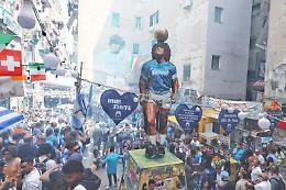 A Napoli la statua più alta di Maradona: ecco “D10S” 