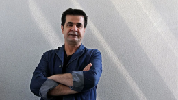 Chi è Jafar Panahi, il regista iraniano che sfida il regime e vince la Palma d'Oro