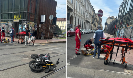 Motociclista si schianta contro un'auto e finisce in ospedale