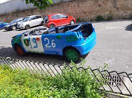 Geolier ricompra l’auto rubata durante la festa Scudetto del Napoli: “Un gesto d’amore”