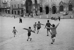 Ultimi giorni per scoprire l’Italia di Henri Cartier-Bresson al CAMERA di Torino