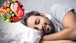 Non è solo questione di cuscini: anche ciò che mangi può può migliorare la qualità del tuo riposo