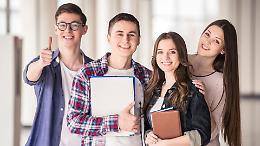 Piemonte, al via i voucher scuola: bonus per libri, iscrizioni e trasporti