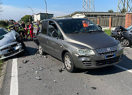 Incidente a Leinì: cinque auto coinvolte, due feriti in condizioni critiche