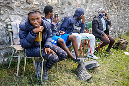 Si perde tentando di raggiungere la Francia, etiope salvato nella notte su un sentiero di Claviere