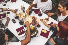 L'enogastronomia traina il turismo italiano: 2,4 milioni di presenze e 395,5 milioni di euro di spesa nel 2025